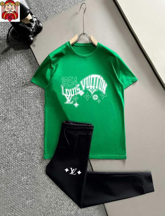 Picture of LV Shirt Pant Suits _SKULVM-5XLkdtr17023660